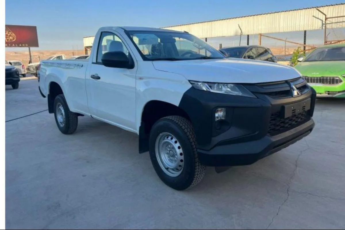 2026 Mitsubishi L200-7-7