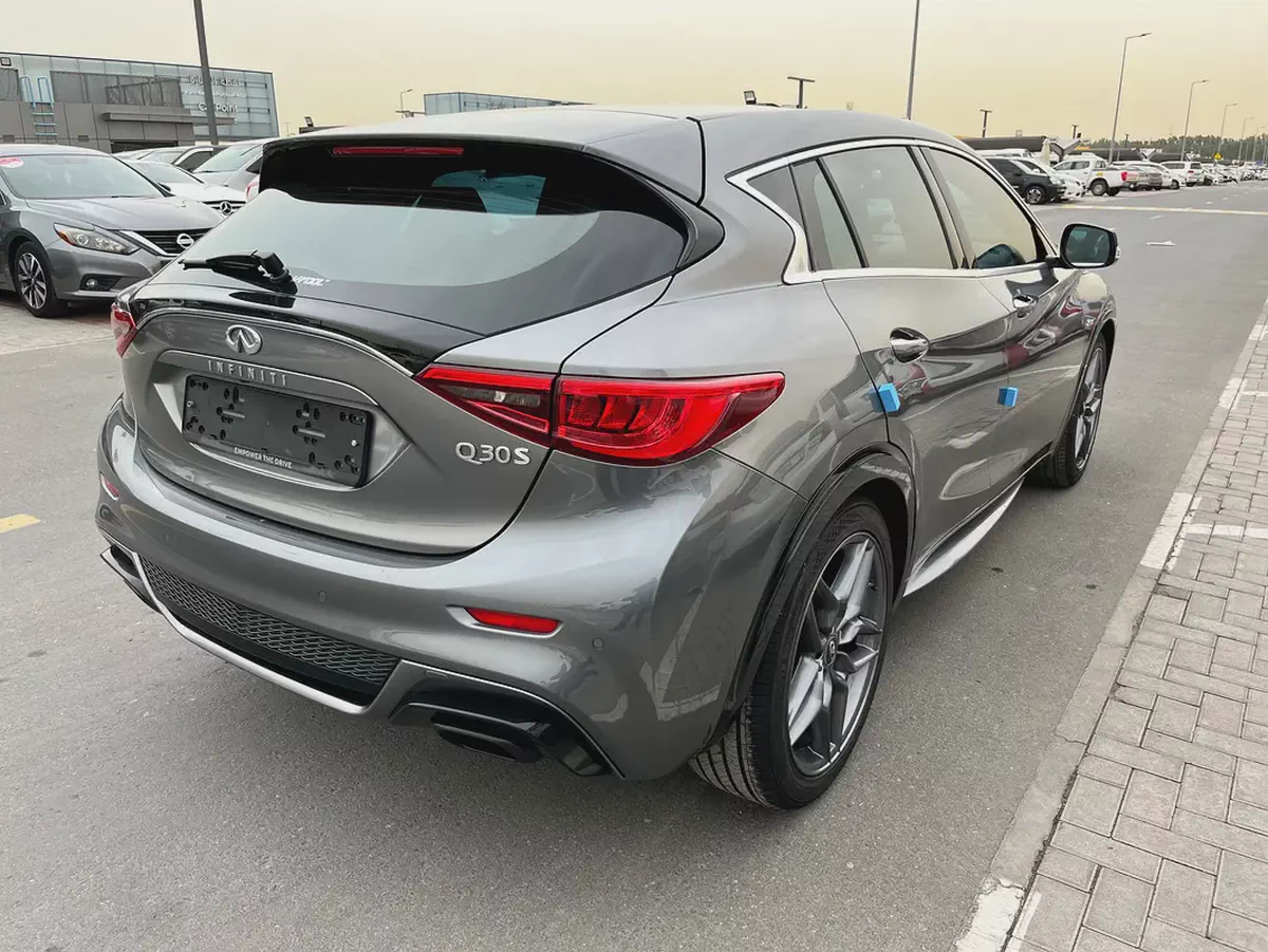Infiniti Q30 Sport 2017 - Korean Specs - Excellent Condition-5-5