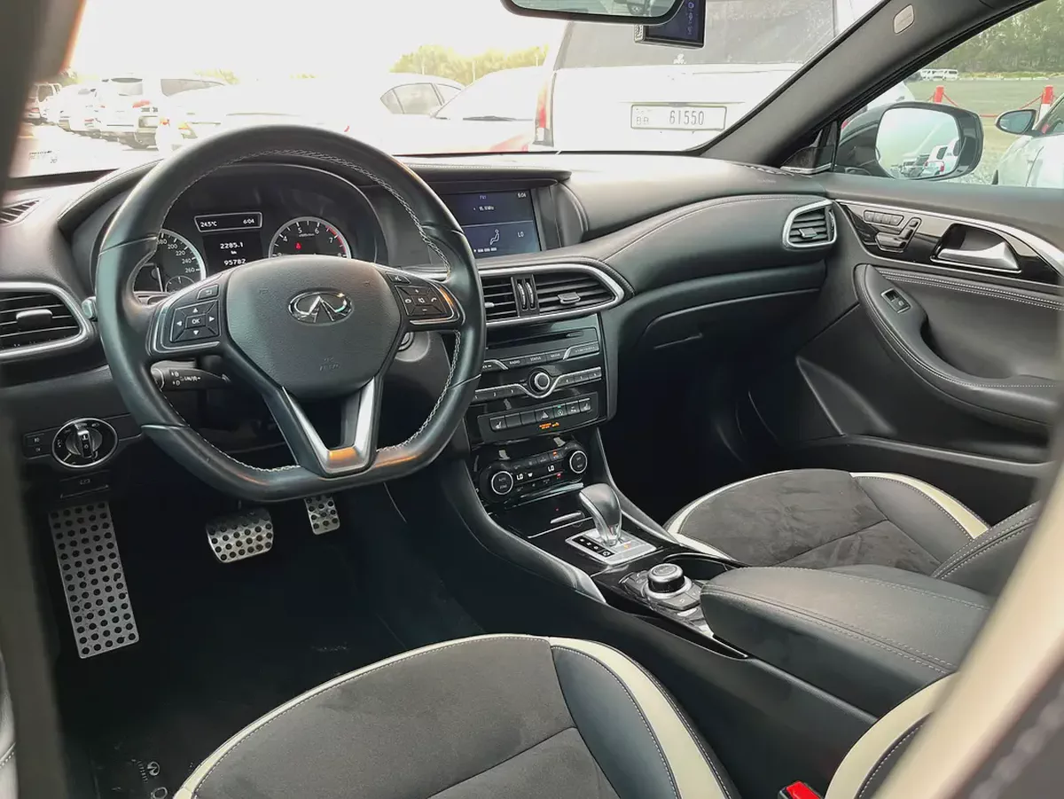 Infiniti Q30 Sport 2017 - Korean Specs - Excellent Condition-8-8