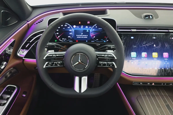 Mercedes-Benz E-Class E 300 2025 GCC Specs-0 KM-UNDER WARRANTY  SERVICE-BRAND NEW