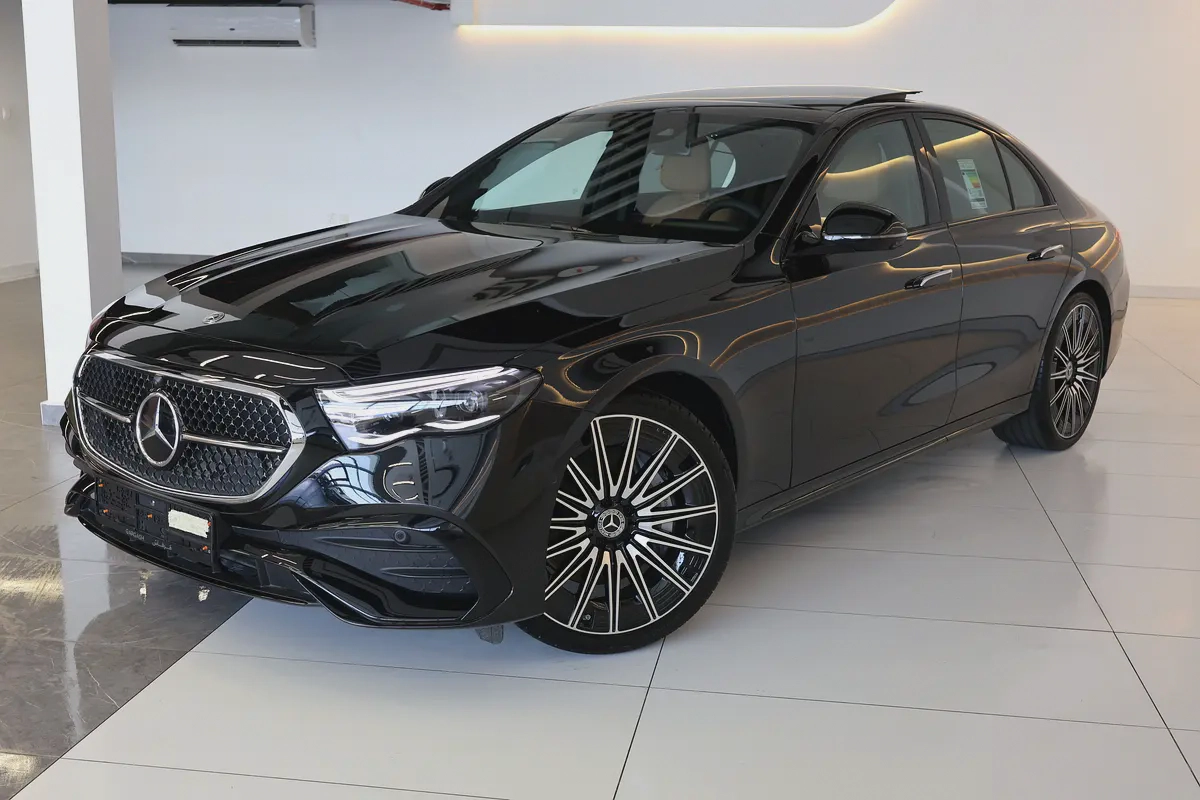 Mercedes-Benz E-Class E 300 2025 GCC Specs-0 KM-UNDER WARRANTY  SERVICE-BRAND NEW-1-1