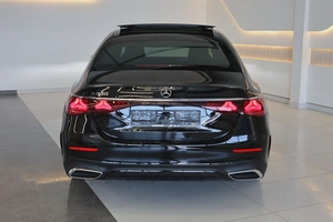 Mercedes-Benz E-Class E 300 2025 GCC Specs-0 KM-UNDER WARRANTY  SERVICE-BRAND NEW