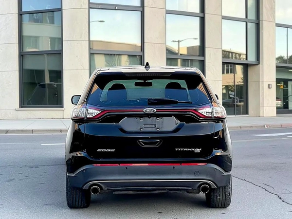 Ford Edge 3.5 V6 Titanium 2017 - GCC Specs -under warranty | ORIGINAL PAINT