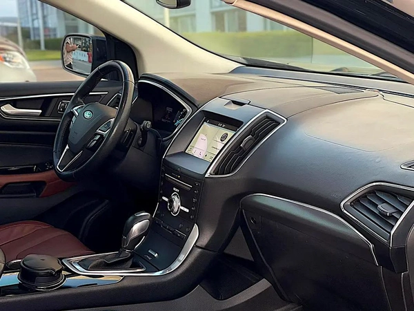 Ford Edge 3.5 V6 Titanium 2017 - GCC Specs -under warranty | ORIGINAL PAINT