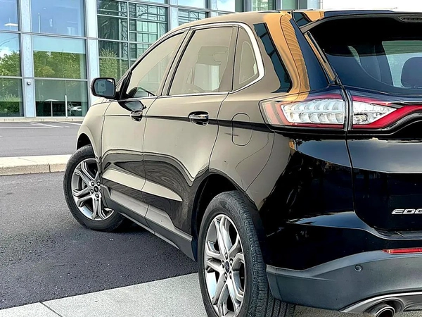 Ford Edge 3.5 V6 Titanium 2017 - GCC Specs -under warranty | ORIGINAL PAINT