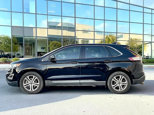 Ford Edge 3.5 V6 Titanium 2017 - GCC Specs -under warranty | ORIGINAL PAINT