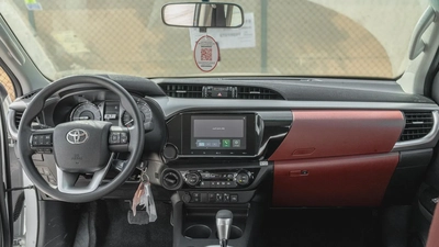 2026 Toyota Hilux SGLX 2.8L AT Diesel (White-Red)-11