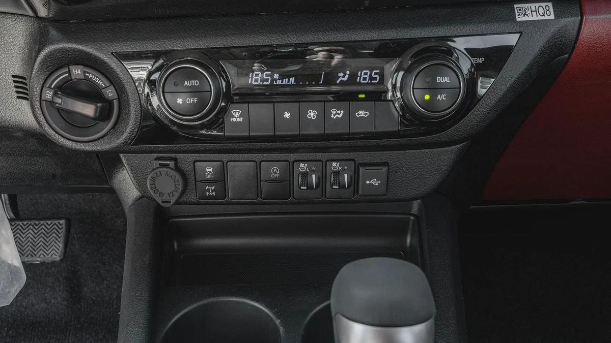 2026 Toyota Hilux SGLX 2.8L AT Diesel (White-Red)-14-14