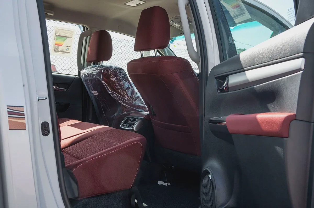 2026 Toyota Hilux SGLX 2.8L AT Diesel (White-Red)-17-17