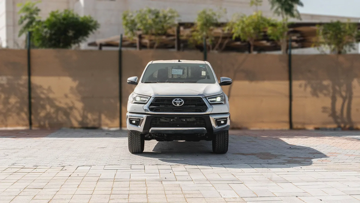 2026 Toyota Hilux SGLX 2.8L AT Diesel (White-Red)-3-3