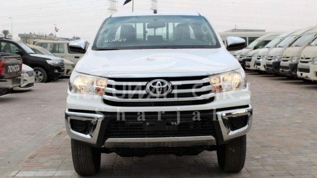 Toyota Hilux Basic 2.4D MT - MY2025-1-0