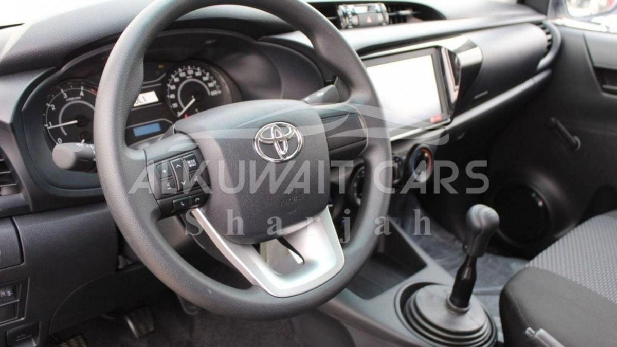 Toyota Hilux Basic 2.4D MT - MY2025-8-0