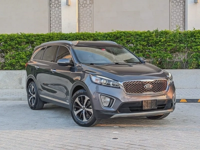 Kia Sorento 2016 GCC V6 Premium Condition 7 Seater Perfect Inside Out Low KM Family SUV-1