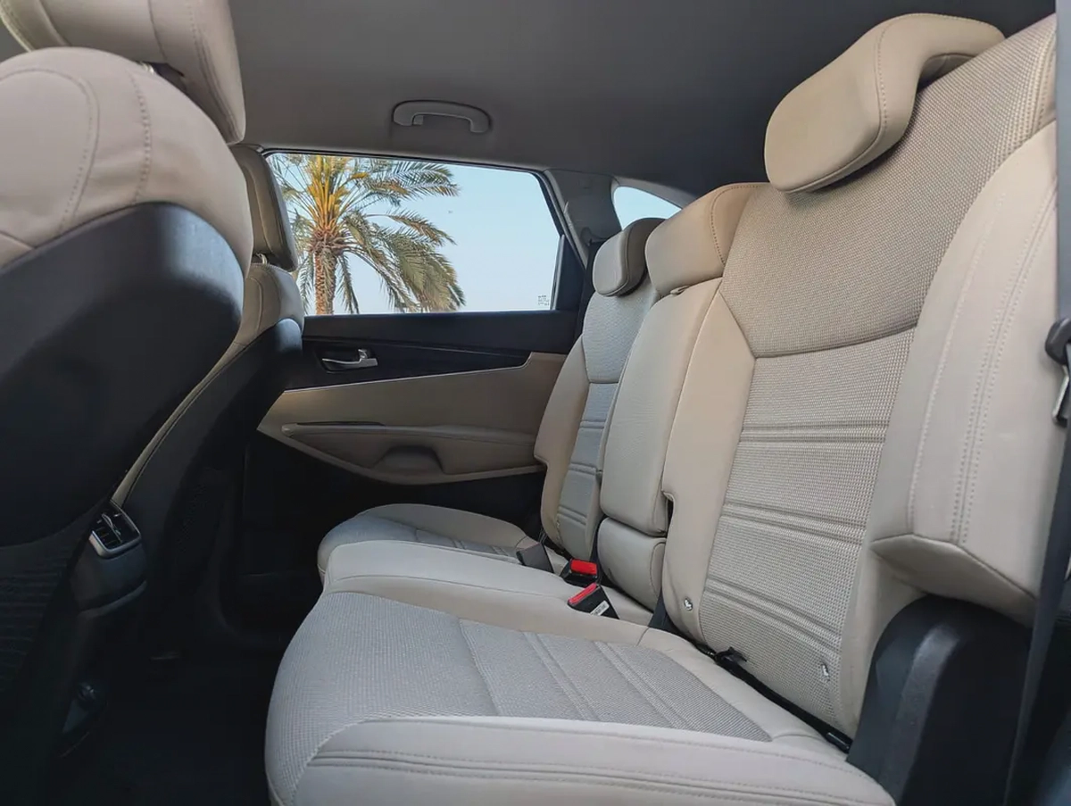 Kia Sorento 2016 GCC V6 Premium Condition 7 Seater Perfect Inside Out Low KM Family SUV-11-11