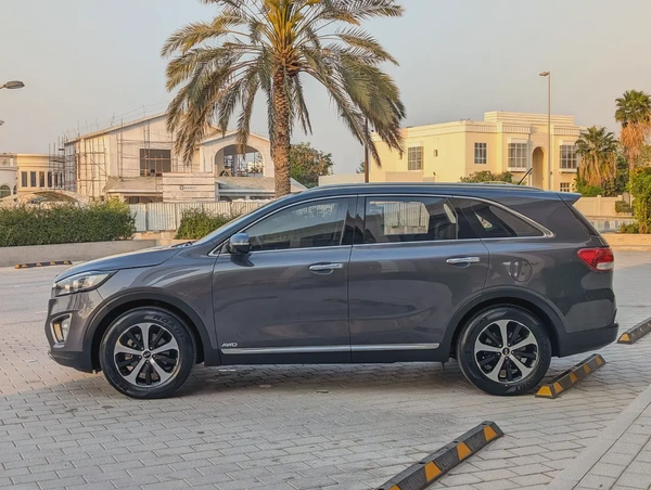 Kia Sorento 2016 GCC V6 Premium Condition 7 Seater Perfect Inside Out Low KM Family SUV