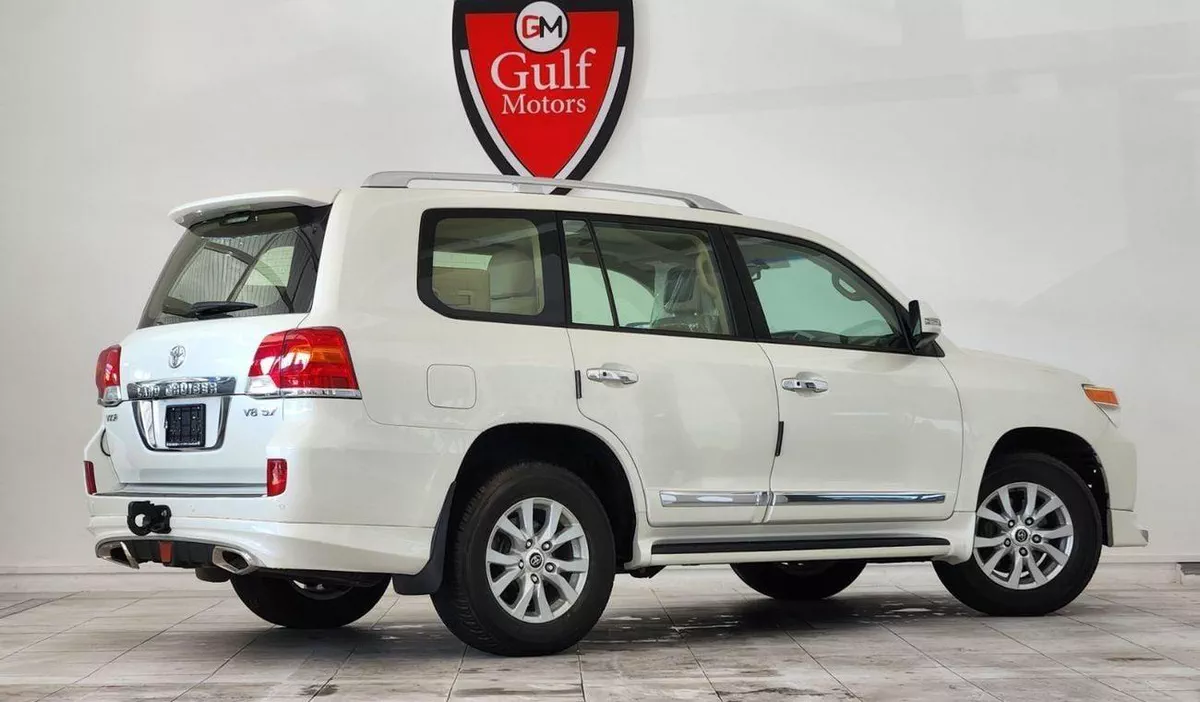 Toyota Land Cruiser VXR V8 5.7-8CYL FULL OPTION EXCELLENT CONDITION-2-0