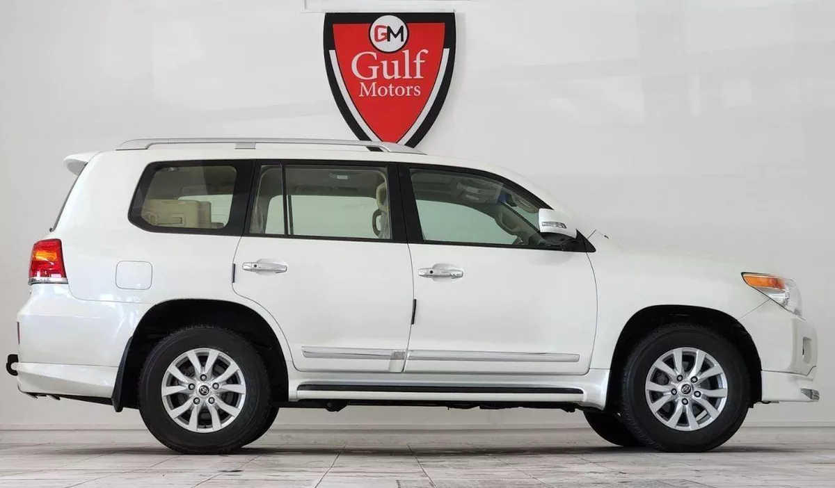 Toyota Land Cruiser VXR V8 5.7-8CYL FULL OPTION EXCELLENT CONDITION-3-0