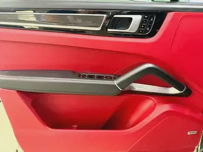 2020 - Porsche Cayenne Turbo - GCC-10