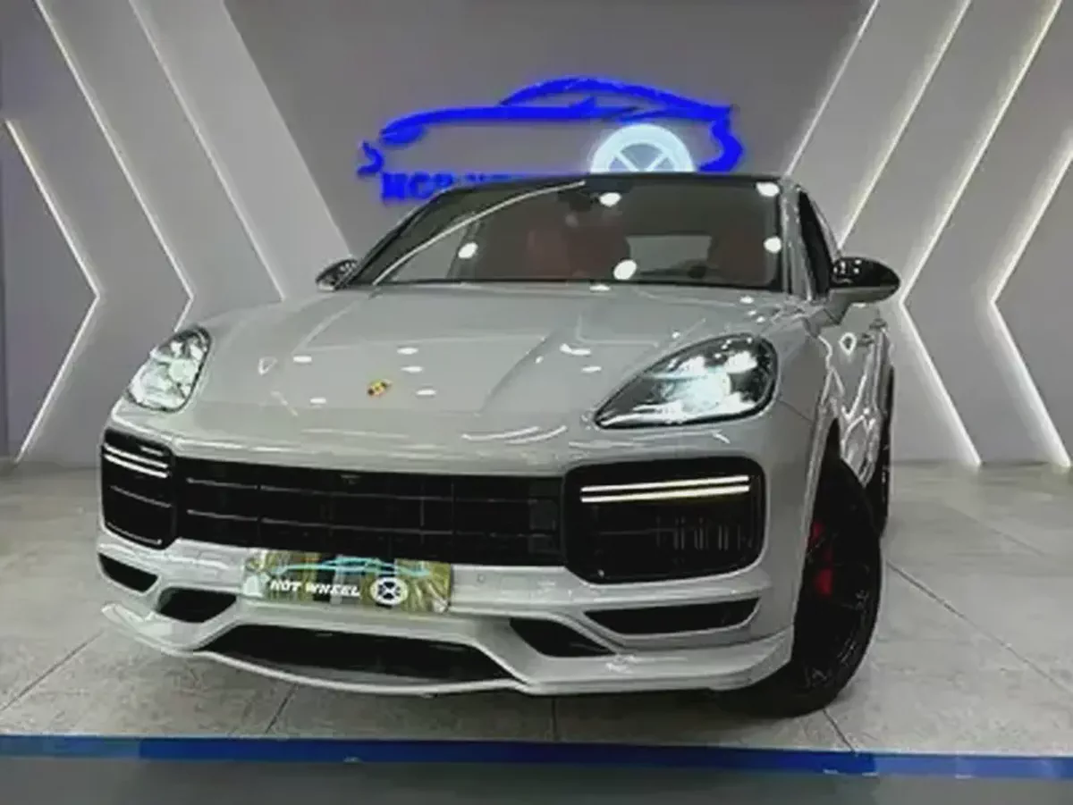2020 - Porsche Cayenne Turbo - GCC