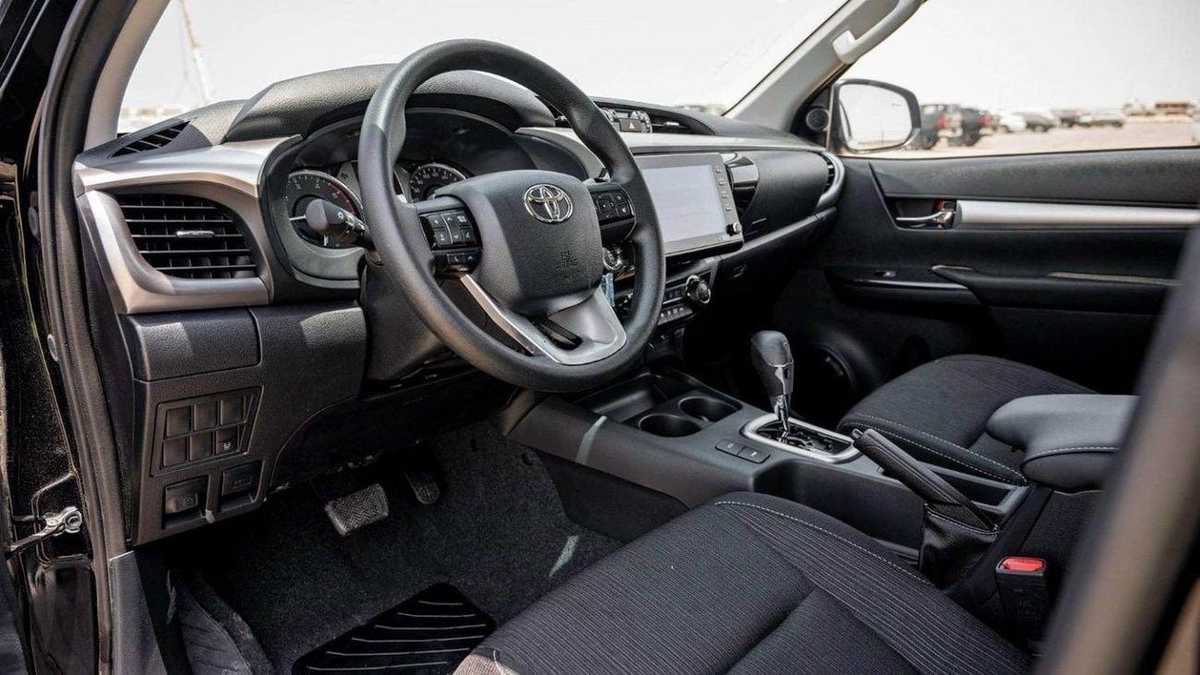 Toyota Hilux SGLX Toytoa hilux 2.4L SR5 full optin export only-12-0