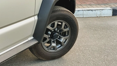 Suzuki Jimny GL AT 2026 (GCC Specs) 1.5L - Brand New 5 Doors-3