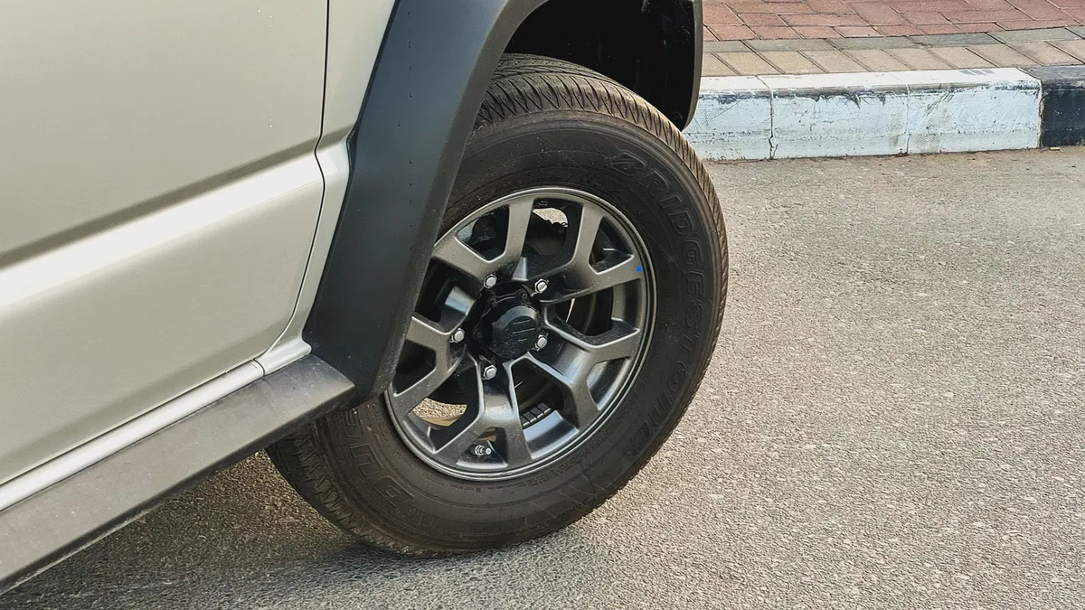 Suzuki Jimny GL AT 2026 (GCC Specs) 1.5L - Brand New 5 Doors-3-3