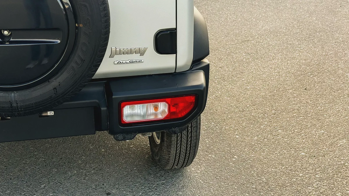 Suzuki Jimny GL AT 2026 (GCC Specs) 1.5L - Brand New 5 Doors-4-4