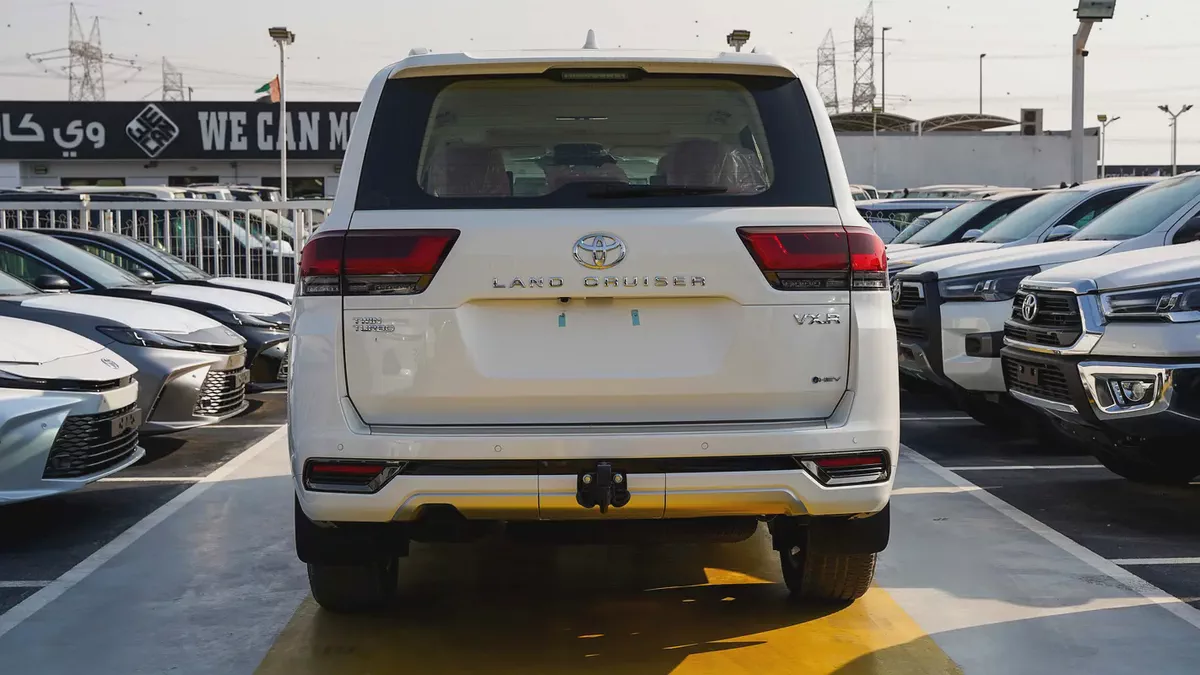 2026 / Toyota Land Cruiser VXR 3.5L HYBRID GCC Specs-5-5