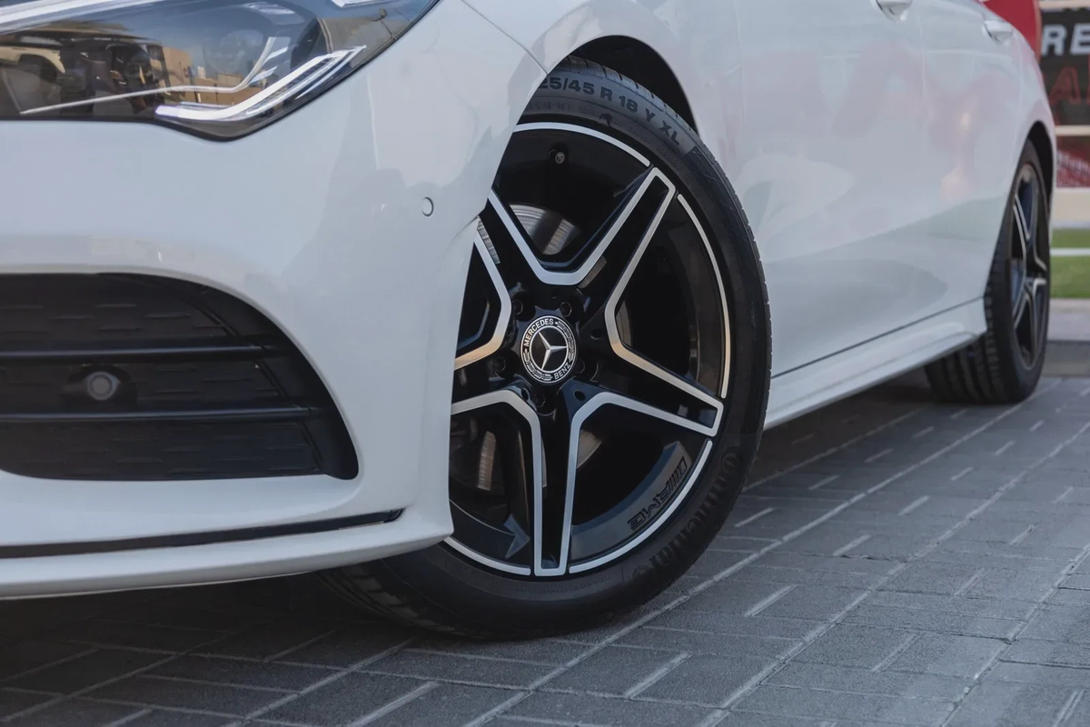 Mercedes-Benz CLA 250-18-18