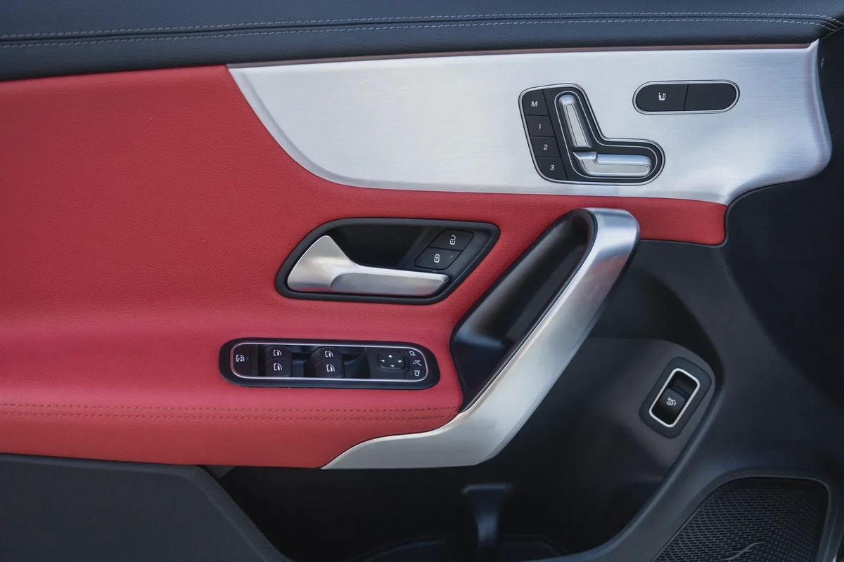 Mercedes-Benz CLA 250-19-19
