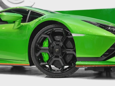 Only 408 Km Extended Interior and Exterior Carbon Package Tecnica 2023 : SWAP your car to grab it-6