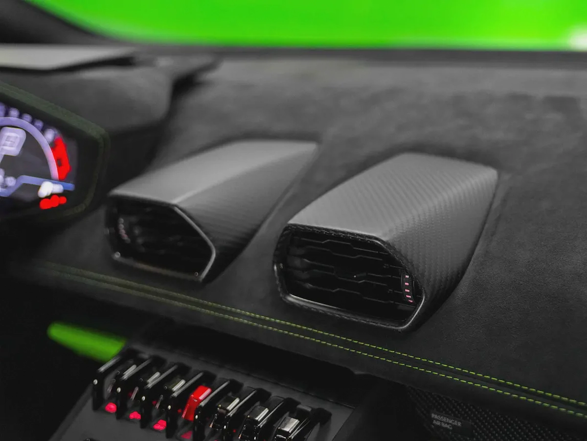 Only 408 Km Extended Interior and Exterior Carbon Package Tecnica 2023 : SWAP your car to grab it-16-16