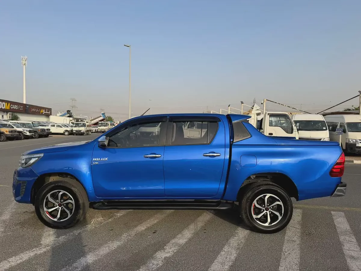 Toyota Hilux TRD 2018 V6 4.0L - GCC Specs - Full Option-In Excellent Condition-12-12