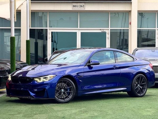 BMW M4 Cs Coupe 2020 perfect condition Full option Full carbon fiber