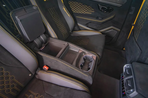 Lamborghini Urus Performante | 2024 | Full Carbon Fiber | Under Warranty