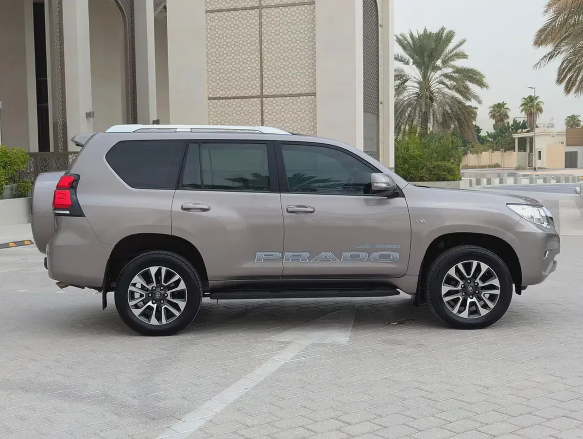 Toyota Prado 2022 TXL GCC Specs V6 4.0L Excellent Condition-6-6