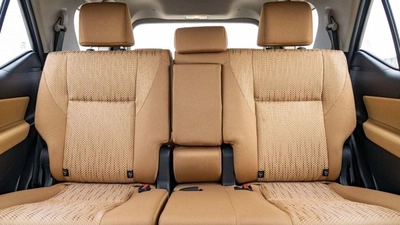 Toyota Fortuner EXR-11