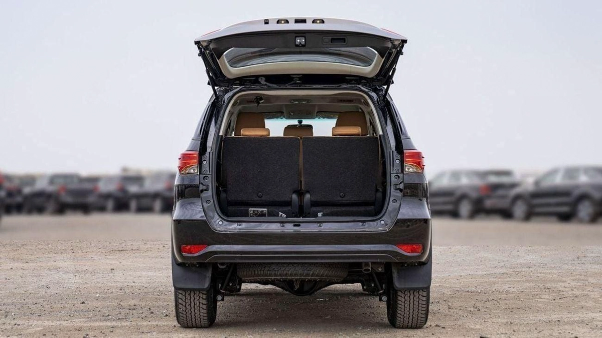 Toyota Fortuner EXR-8-0