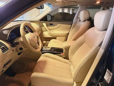 Infiniti QX70 V6 3.7 2017 Model GCC Specs With Partial service History In Perfect Condition-8