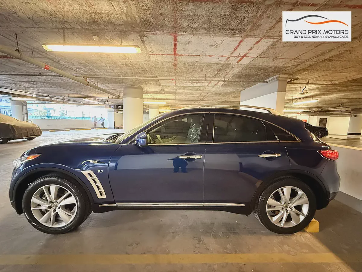 Infiniti QX70 V6 3.7 2017 Model GCC Specs With Partial service History In Perfect Condition-4-4