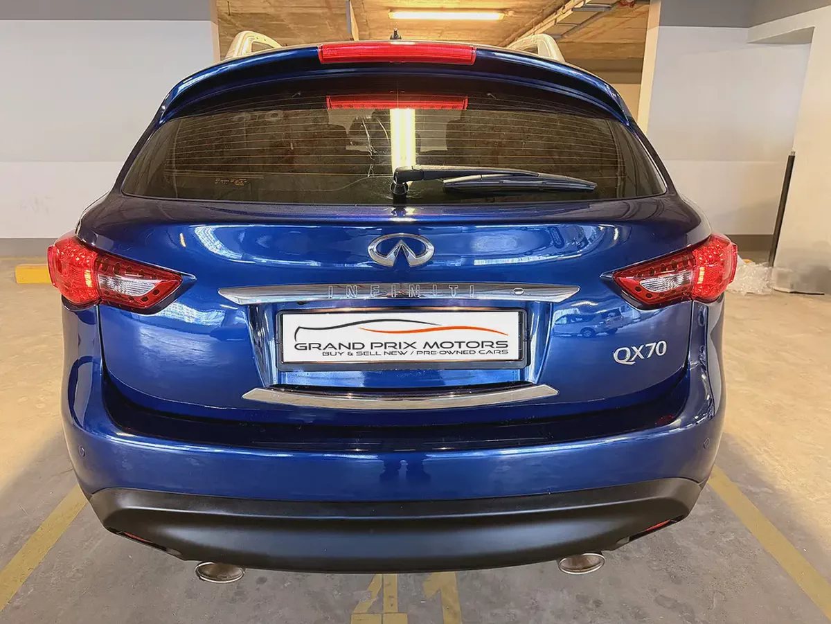 Infiniti QX70 V6 3.7 2017 Model GCC Specs With Partial service History In Perfect Condition-7-7