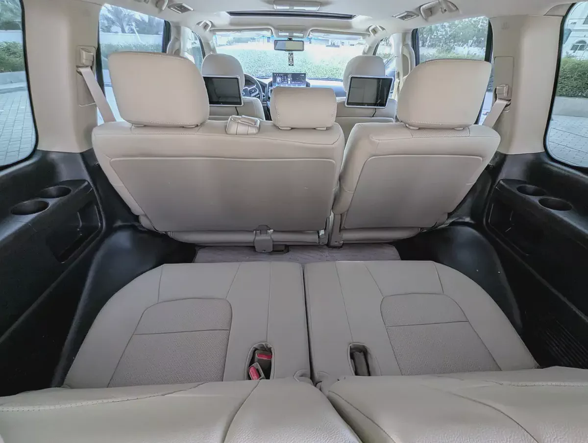 Toyota Land Cruiser 2011 GCC Facelifted To 2025 Premium Condition Daily Use Car Perfect For Family-9-9