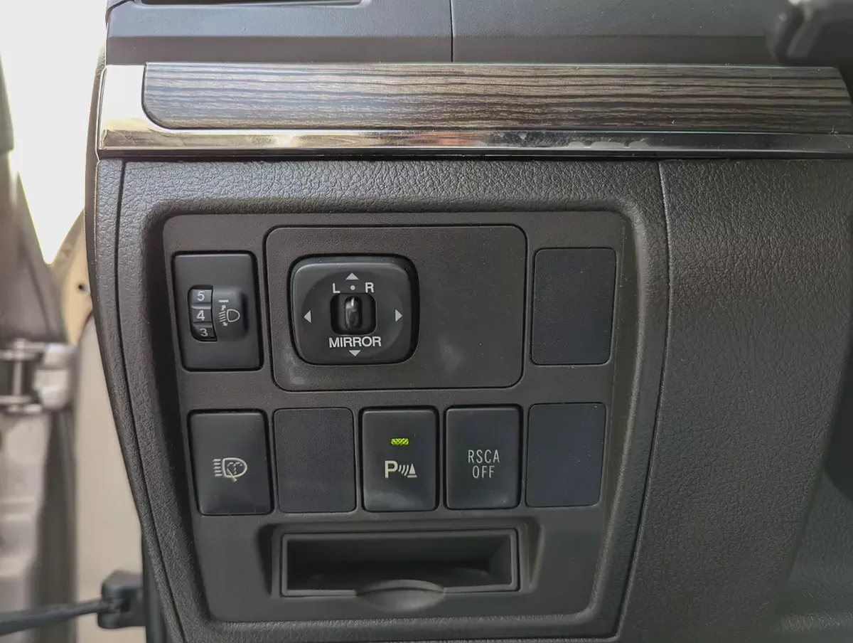 Toyota Land Cruiser 2011 GCC Facelifted To 2025 Premium Condition Daily Use Car Perfect For Family-13-13