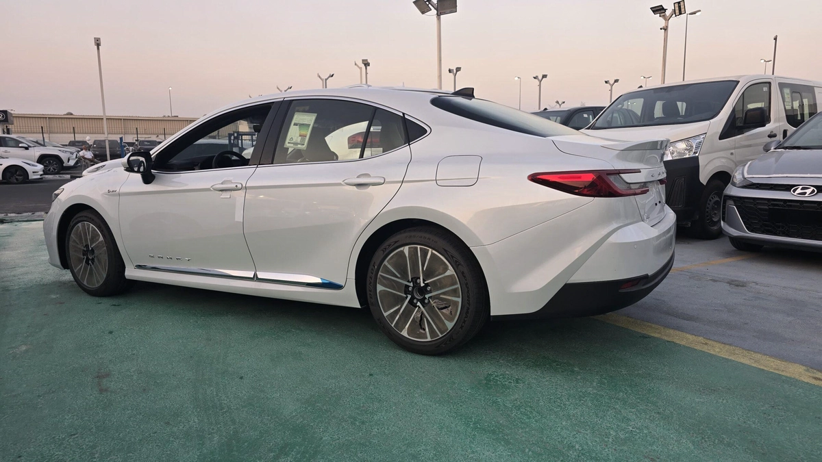 TOYOTA CAMRY LE 2.5L HYBRID 2026 – GCC SPECIFICATION-2-2