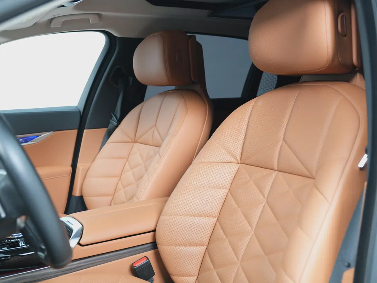 BMW 7-Series 735i 2025 GCC Specs-10-10