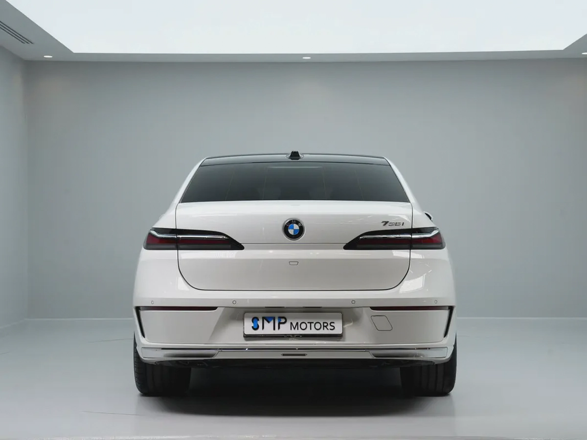 BMW 7-Series 735i 2025 GCC Specs-3-3