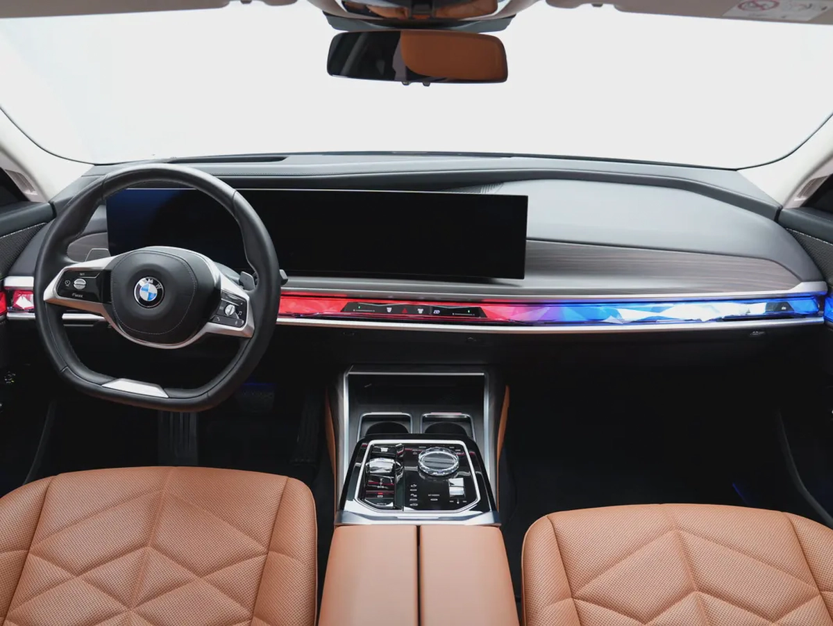 BMW 7-Series 735i 2025 GCC Specs-8-8