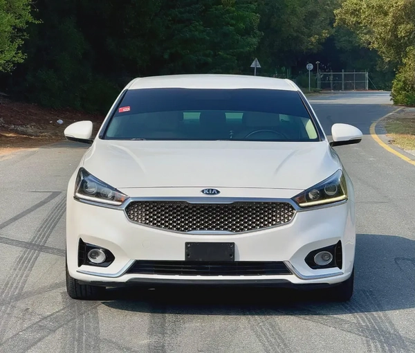 كيا كادينزا خليجي  بحالة الوكالة 2019 Kia Cadenza LX - GCC Specs