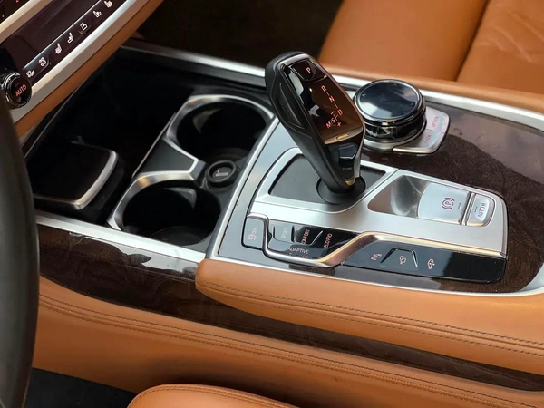BMW 750Li xDrive 2018 GCC Specs - Pristine Condition