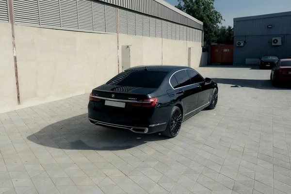BMW 750Li xDrive 2018 GCC Specs - Pristine Condition